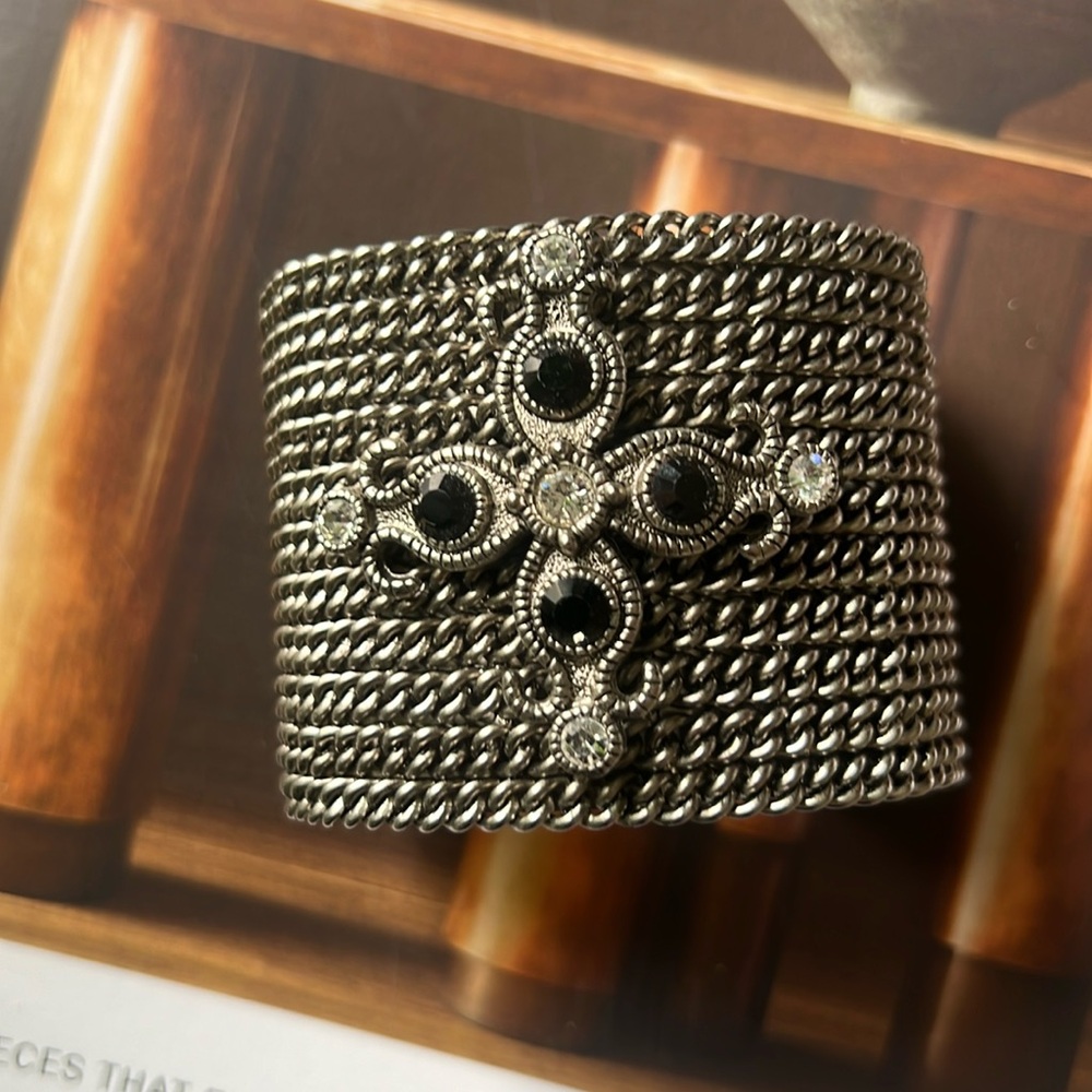Ada Cuff Bracelet in Imitation Rhodium Silver.